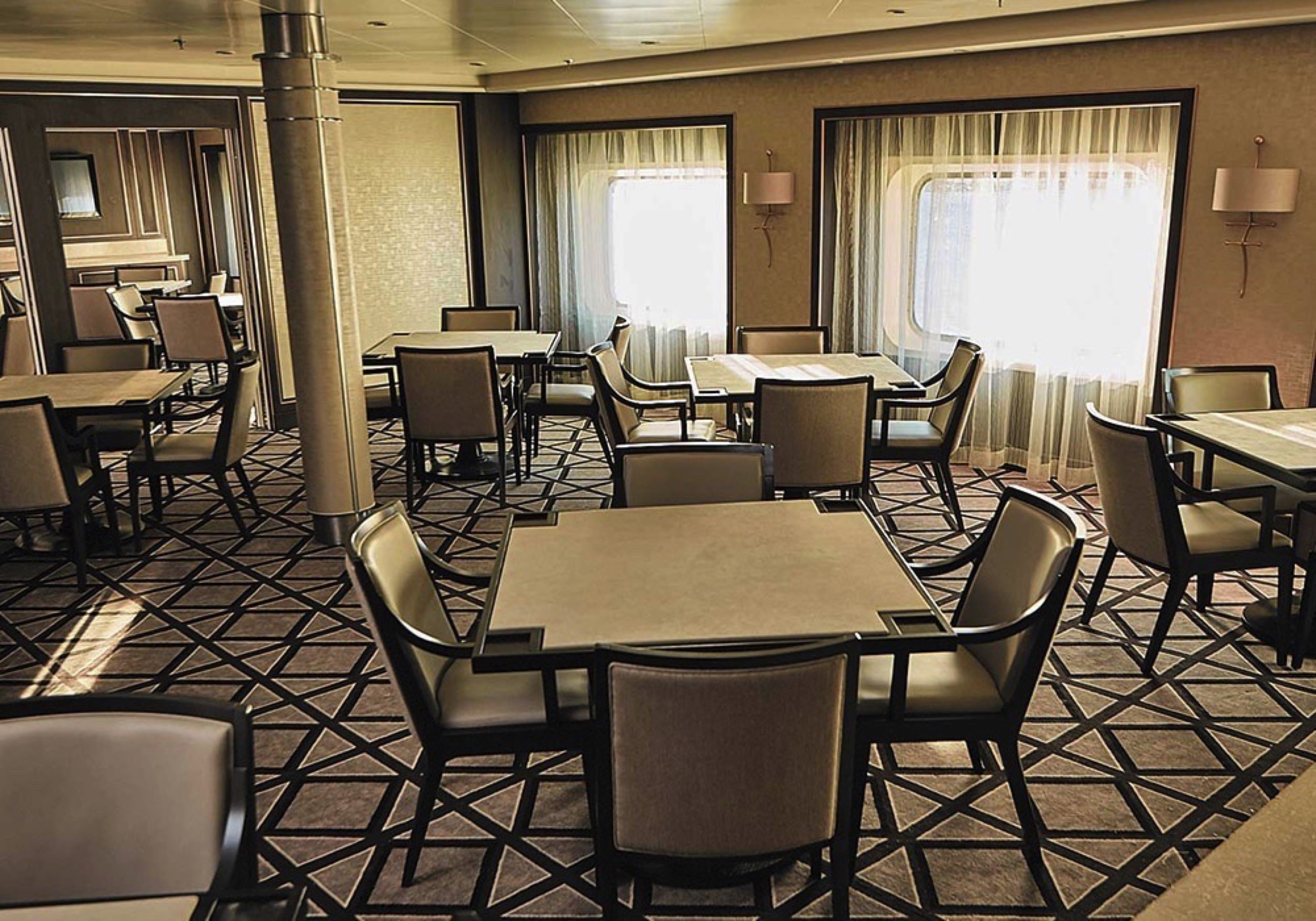 Seven Seas Navigator - Card & Conference Room